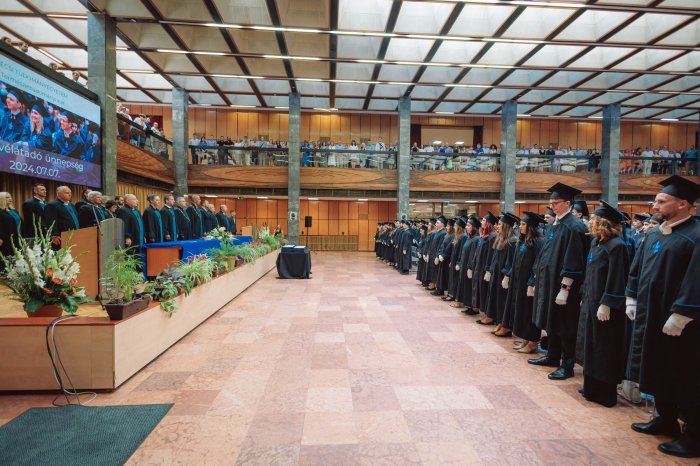 11075186-ttk-diplomaoszto-5186.jpg