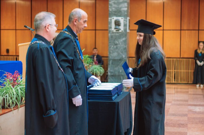 11225347-ttk-diplomaoszto-5347.jpg