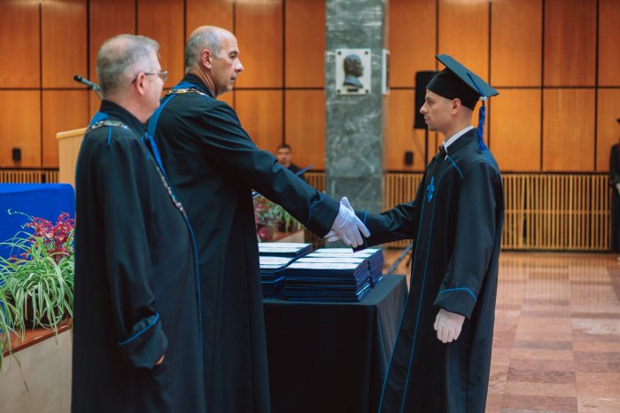 11245487-ttk-diplomaoszto-5487.jpg