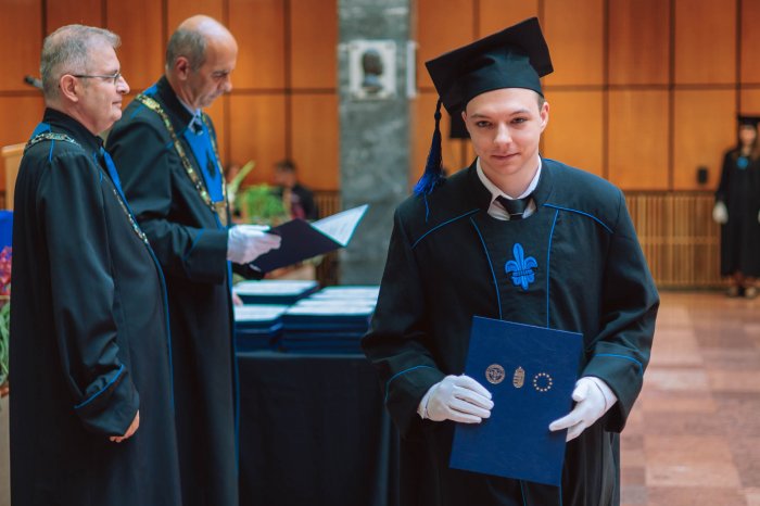 11255534-ttk-diplomaoszto-5534.jpg