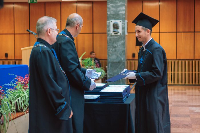 11305837-ttk-diplomaoszto-5837.jpg
