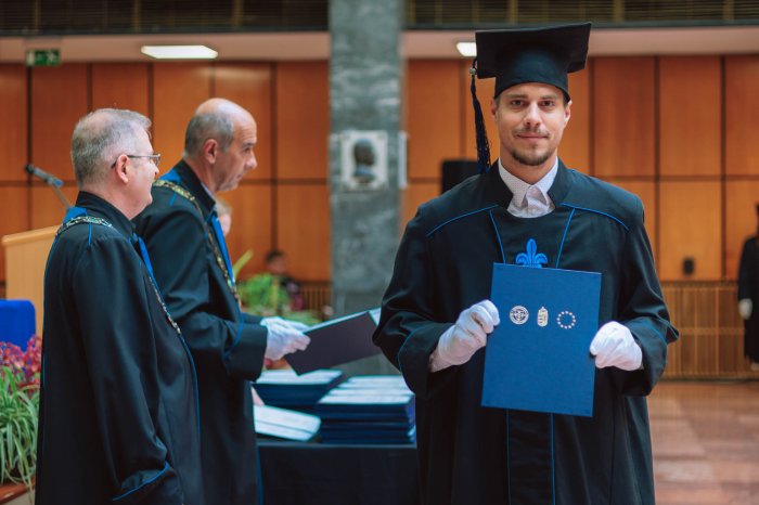 11325979-ttk-diplomaoszto-5979.jpg