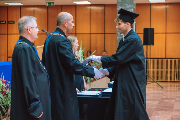 11476649-ttk-diplomaoszto-6649.jpg