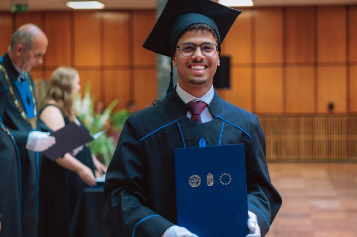 11547040-ttk-diplomaoszto-7040.jpg