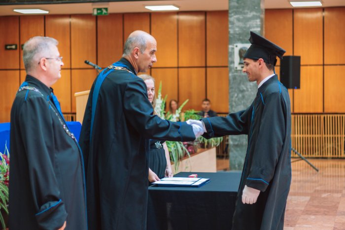 12017349-ttk-diplomaoszto-7349.jpg