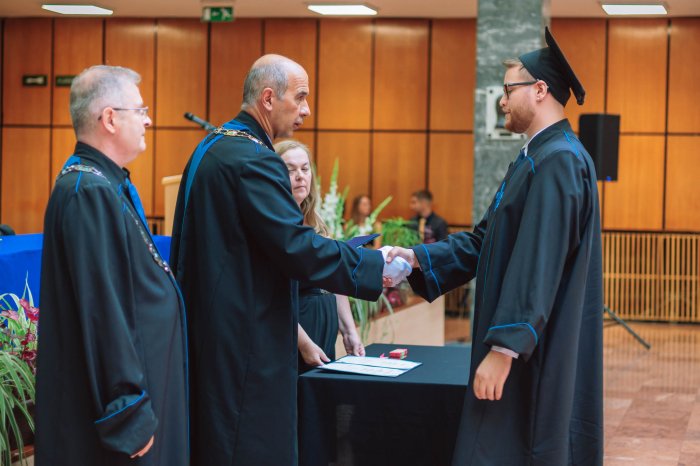 12027413-ttk-diplomaoszto-7413.jpg