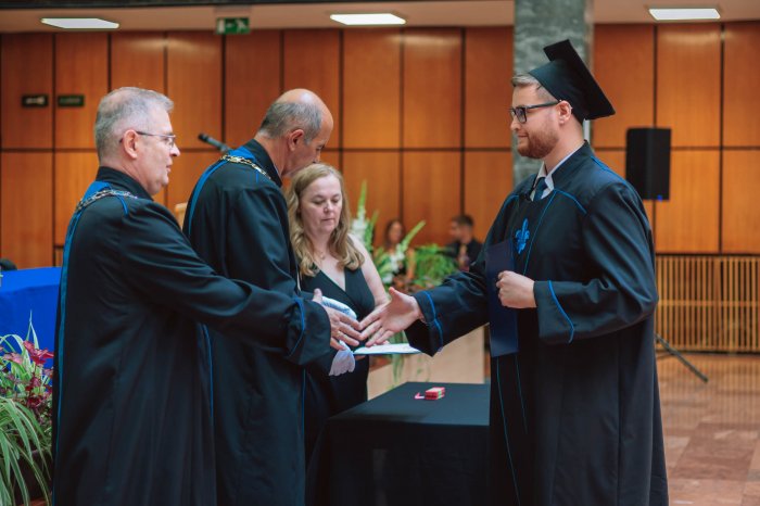 12027416-ttk-diplomaoszto-7416.jpg