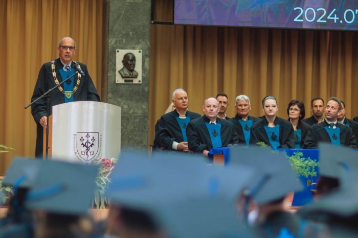 12077484-ttk-diplomaoszto-7484.jpg