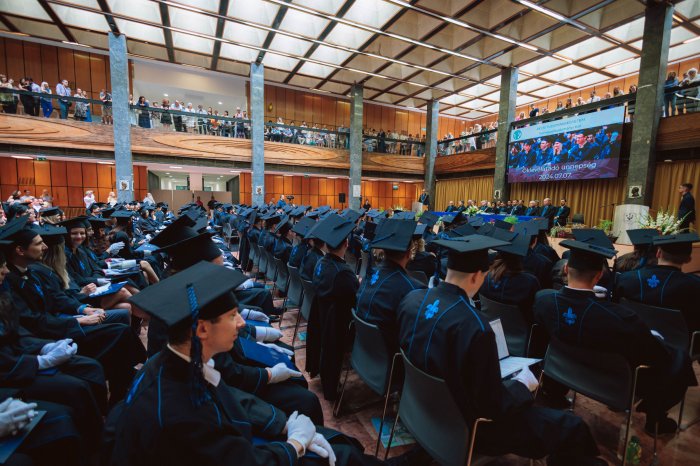 12117542-ttk-diplomaoszto-7542.jpg