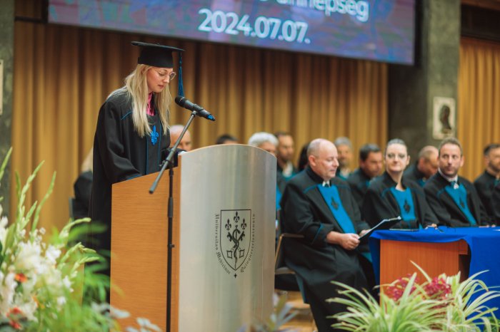 12147584-ttk-diplomaoszto-7584.jpg