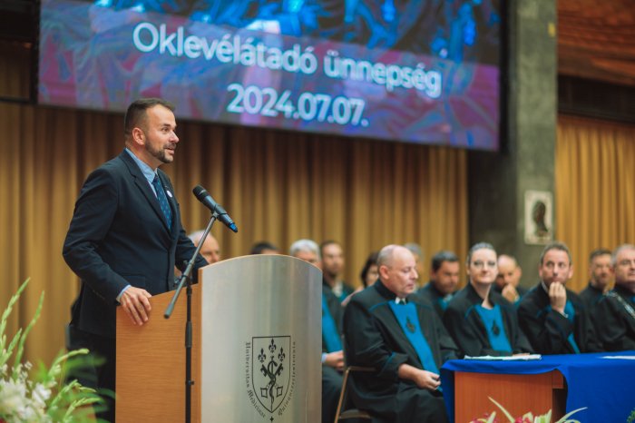 12157601-ttk-diplomaoszto-7601.jpg