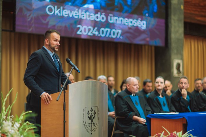 12157603-ttk-diplomaoszto-7603.jpg
