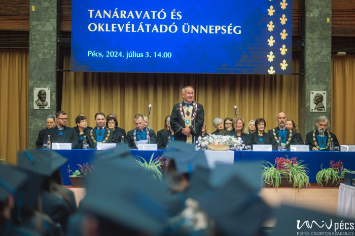 14060710-tanaravat-es-oklevelatado-0710.jpg