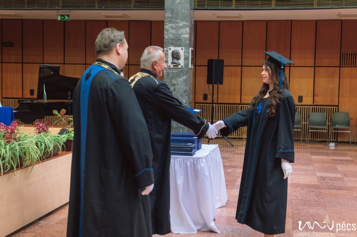 14251144-tanaravat-es-oklevelatado-1144.jpg